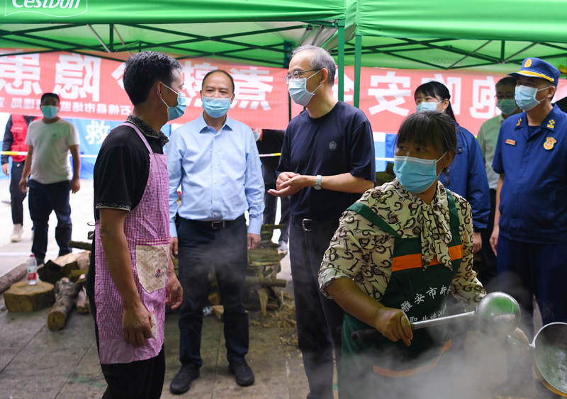 黄强赴雅安市石棉县指导抗震救灾工作并与王祥喜会商下一步重点工作继续全力抢救生命加快恢复正常秩序有序有力有效推进抗震救灾工作坚决打赢这场硬仗「相关图片」